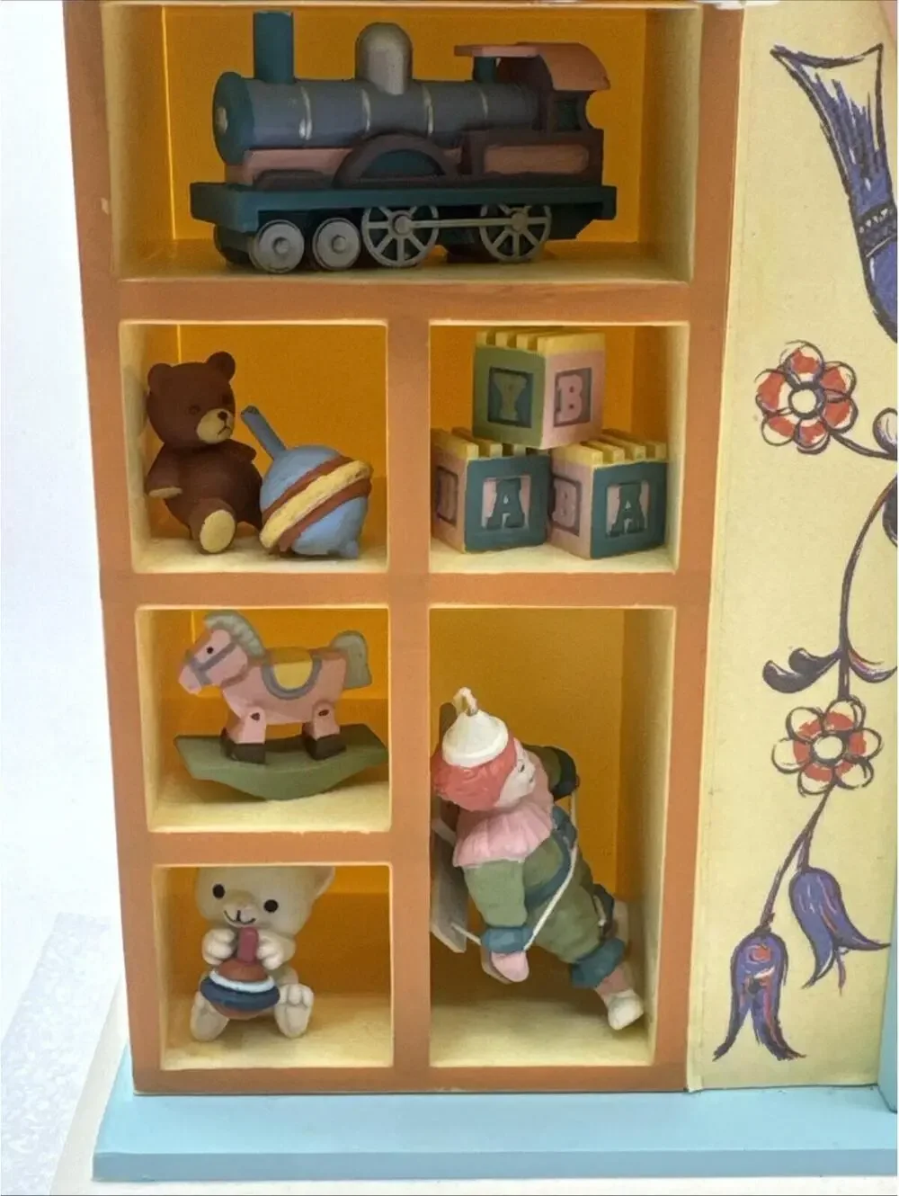 Vintage Enesco Toy Shoppe Clock 1991 Clock & Light Work 11” x 9.5” *READ*